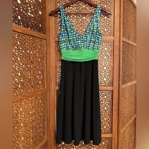 🚺 London Times green/black geo print v-neck dress